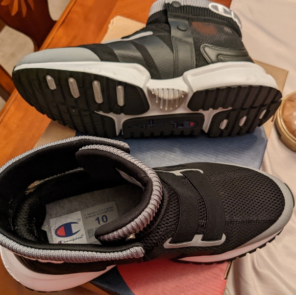Champion Black & Gray Size 10 - Picture 10 of 11